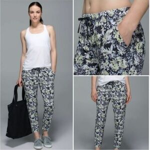 Lululemon Jet Crop Luxtreme Slim Size 10
